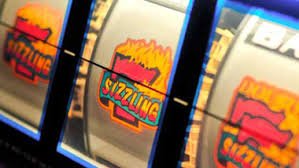 Permainan slot populer seperti Aviator dan Sweet Bonanza di jptoto